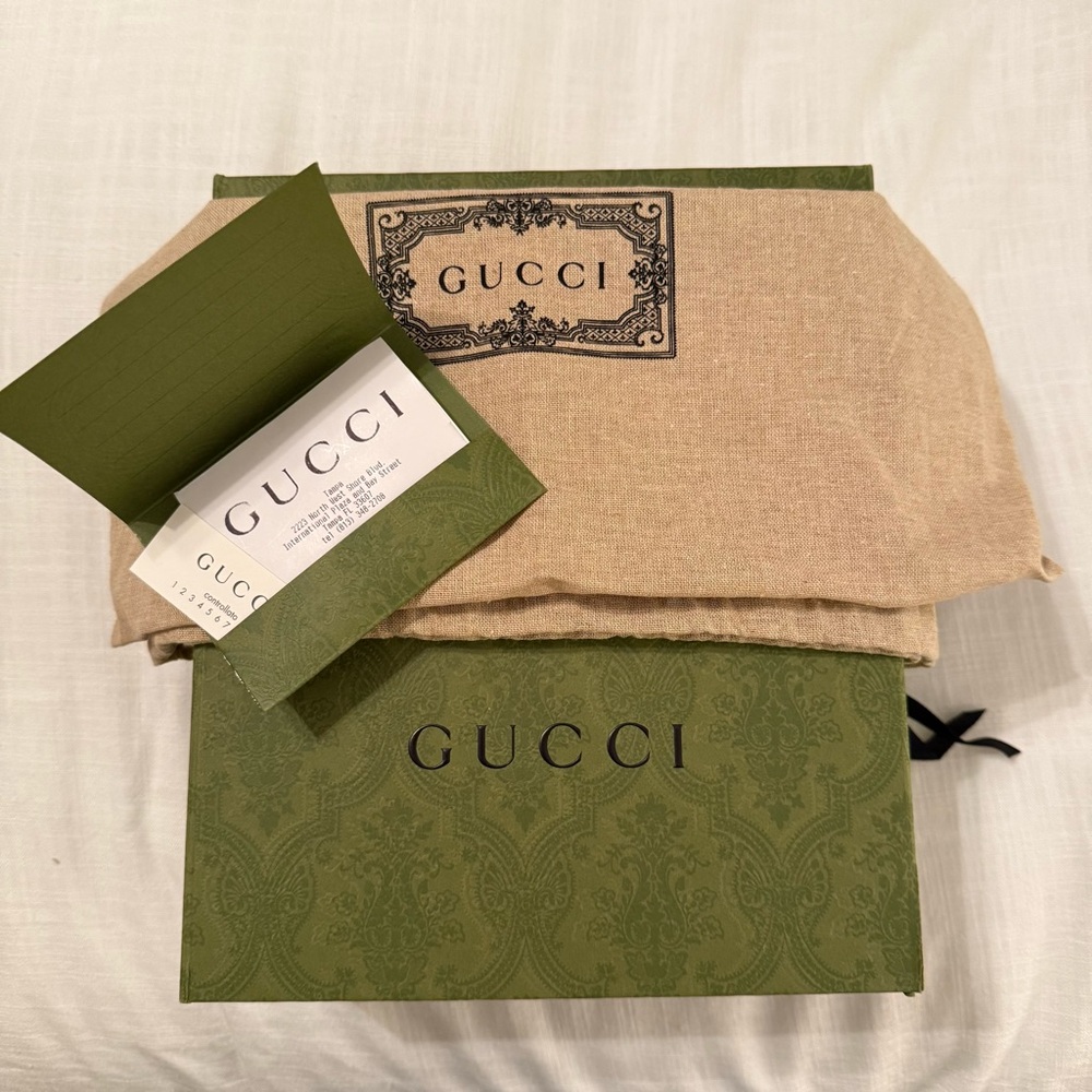 Gucci Supreme Neo Vintage Crossbody - Picture 6 of 11